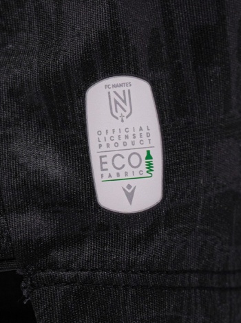 1 maillot = 13 bouteilles recyclées